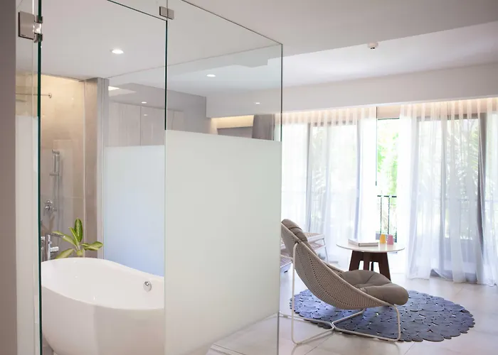 Solia Bali Hotel 4*
